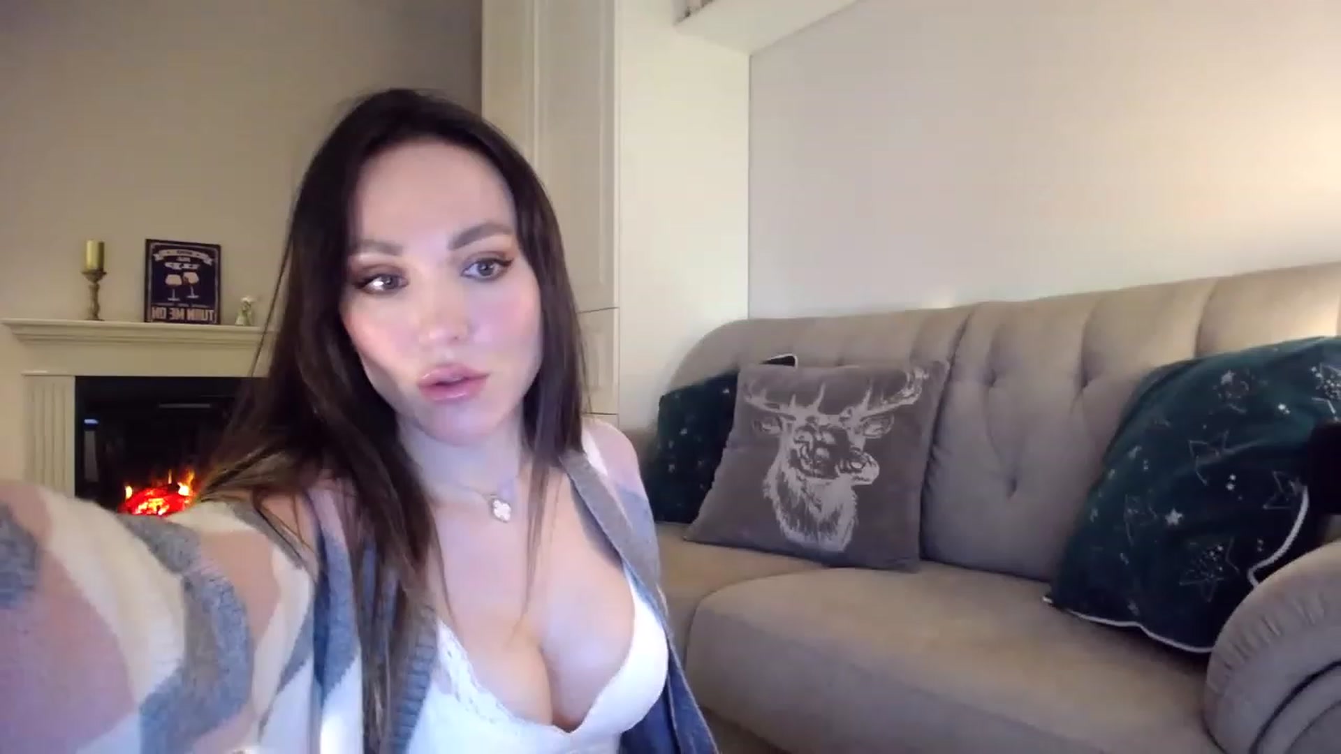 Gallery image thumbnail from Elysewine's myfreecams stream on, 01/21/2023, 06:26 image 1 of 20