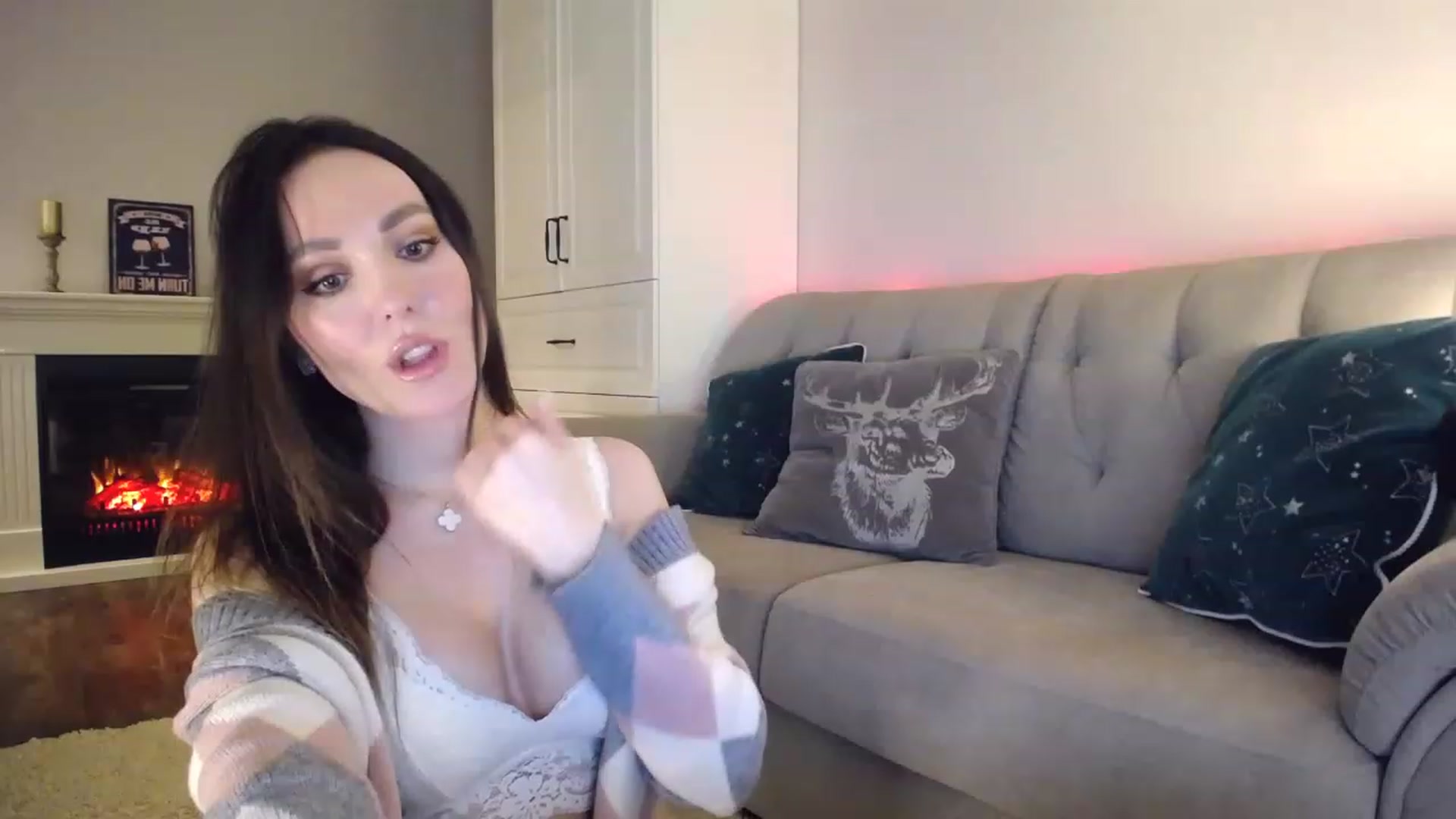 Gallery image thumbnail from Elysewine's myfreecams stream on, 01/21/2023, 06:26 image 6 of 20