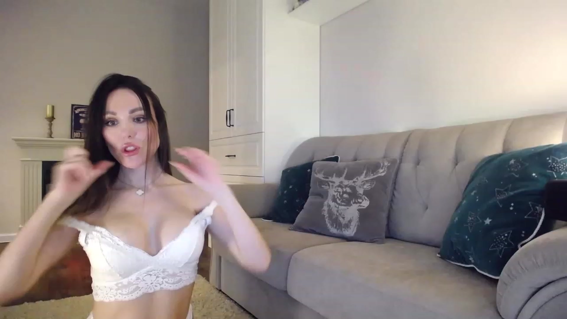 Gallery image thumbnail from Elysewine's myfreecams stream on, 01/21/2023, 06:26 image 11 of 20