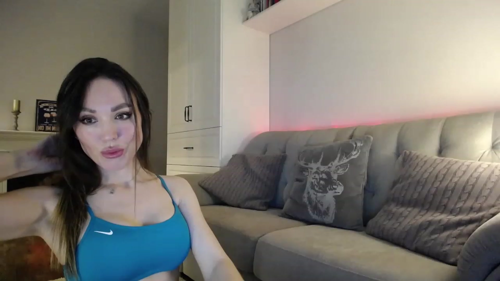 Gallery image thumbnail from Elysewine's myfreecams stream on, 01/22/2023, 05:28 image 17 of 20
