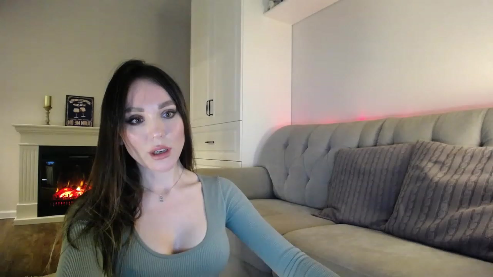Gallery image thumbnail from Elysewine's myfreecams stream on, 01/28/2023, 04:08 image 1 of 20
