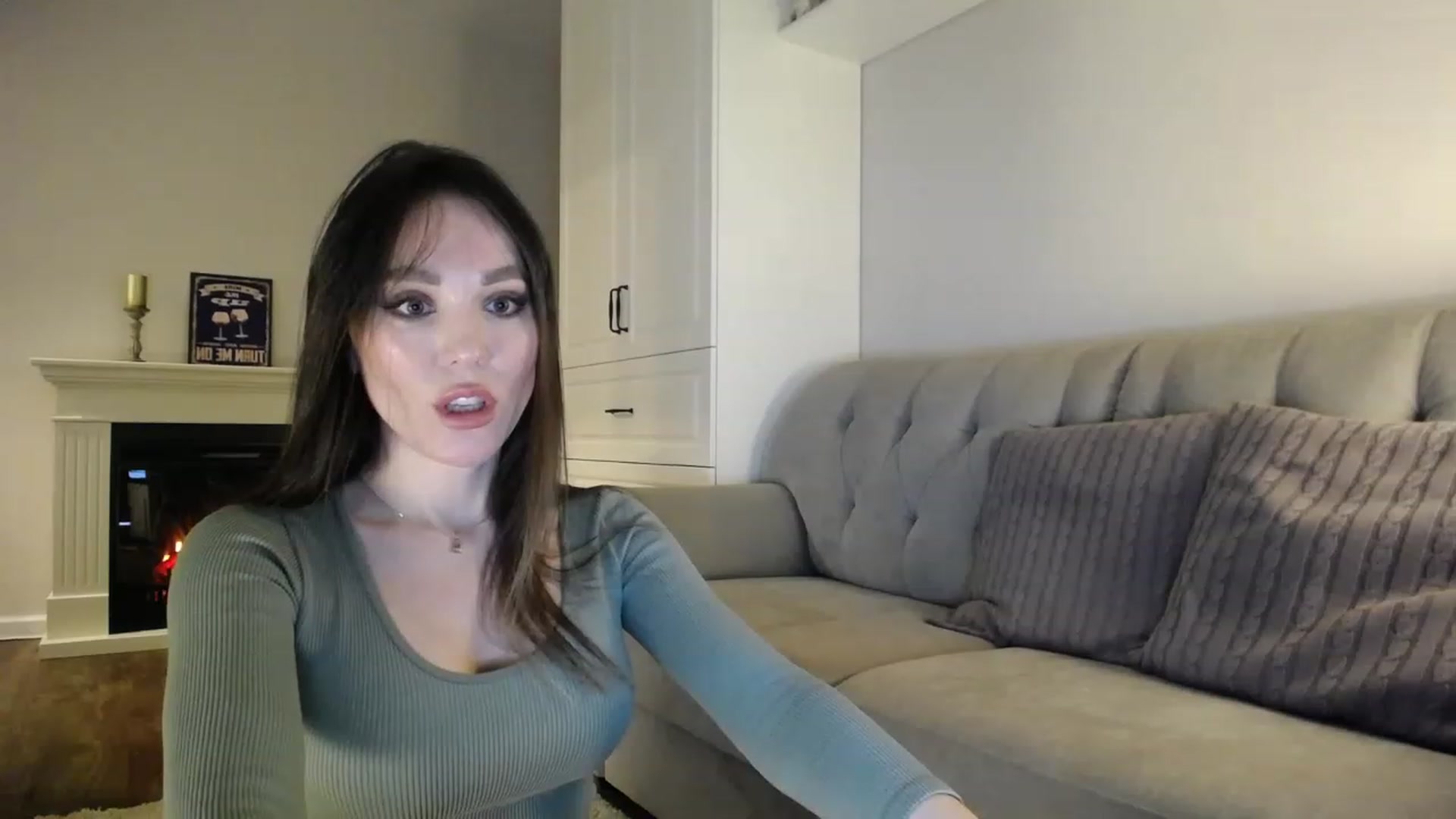 Gallery image thumbnail from Elysewine's myfreecams stream on, 01/28/2023, 04:08 image 11 of 20