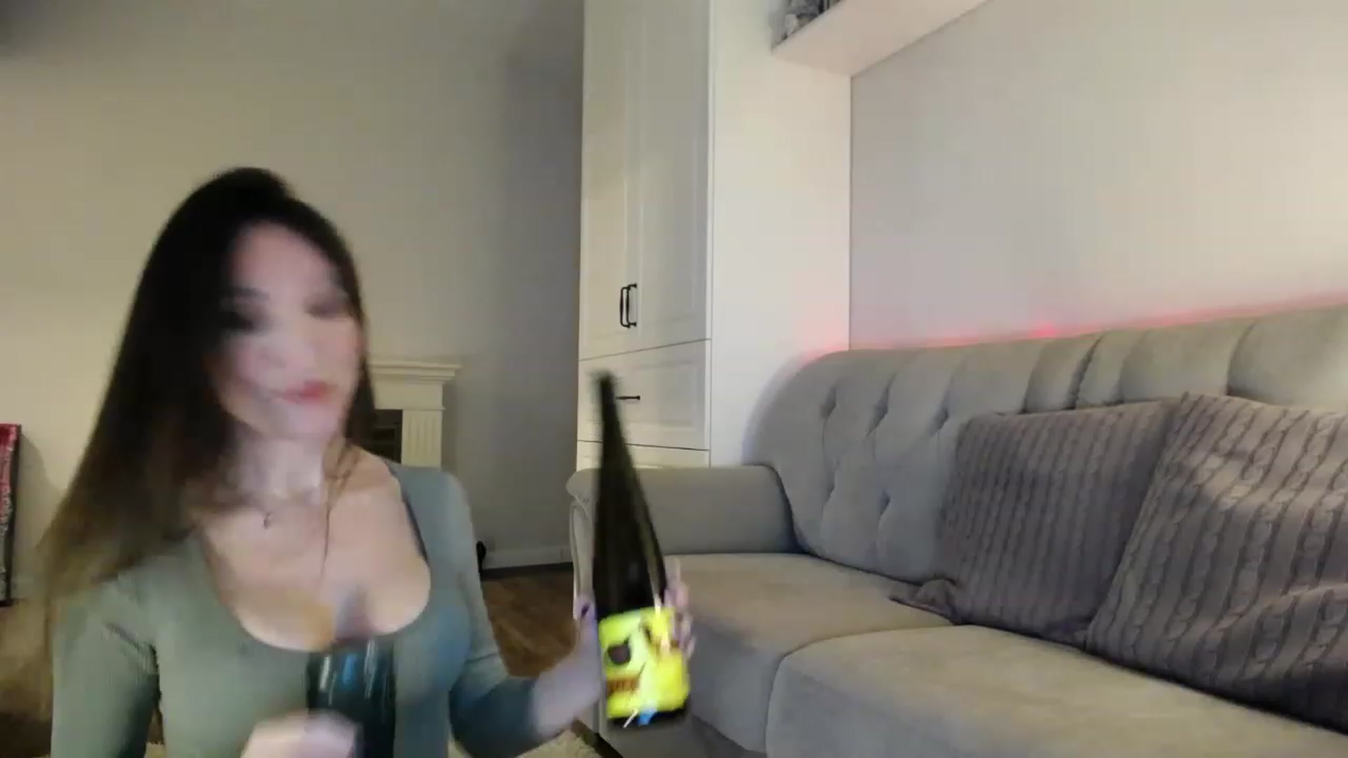 Gallery image thumbnail from Elysewine's myfreecams stream on, 01/28/2023, 06:36 image 2 of 20