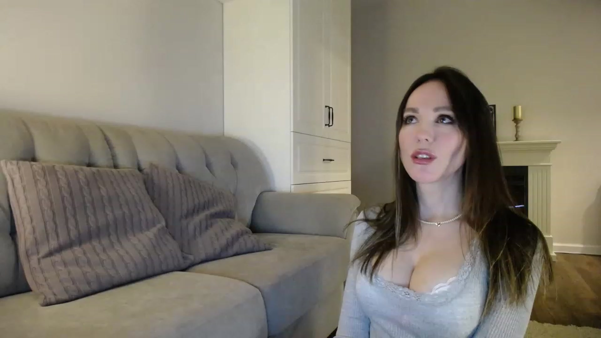 Gallery image thumbnail from Elysewine's myfreecams stream on, 02/04/2023, 07:02 image 4 of 20