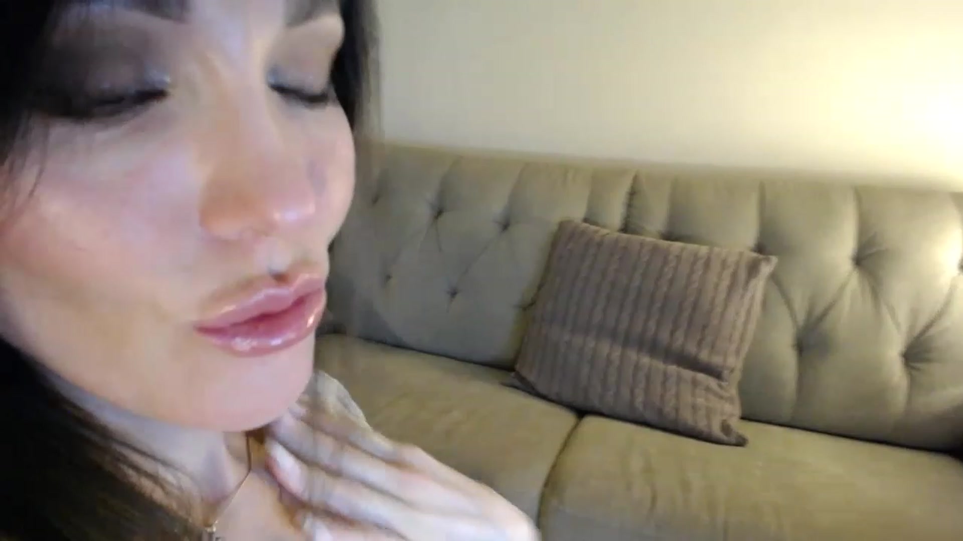 Gallery image thumbnail from Elysewine's myfreecams stream on, 02/11/2023, 05:51 image 19 of 20