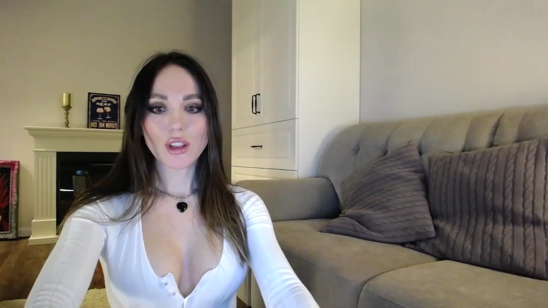 Gallery image thumbnail from Elysewine's myfreecams stream on, 02/12/2023, 05:18 image 13 of 20