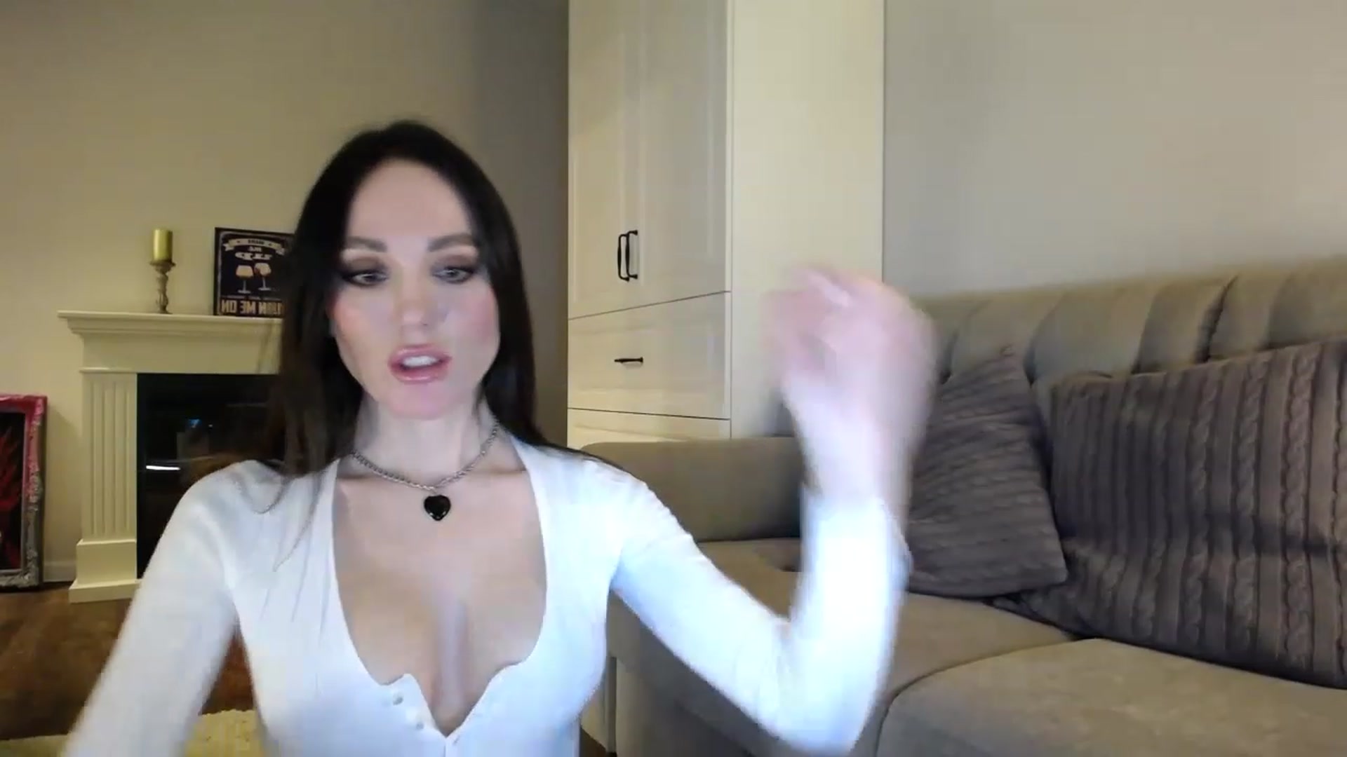 Gallery image thumbnail from Elysewine's myfreecams stream on, 02/12/2023, 05:18 image 14 of 20