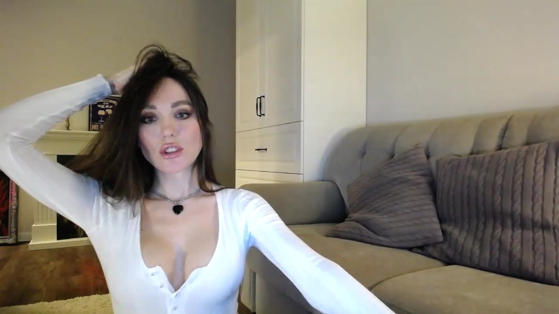 Gallery image thumbnail from Elysewine's myfreecams stream on, 02/12/2023, 05:18 image 15 of 20