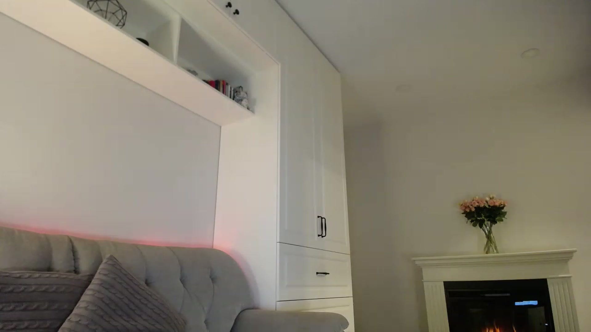 Gallery image thumbnail from Elysewine's myfreecams stream on, 02/18/2023, 06:52 image 18 of 20