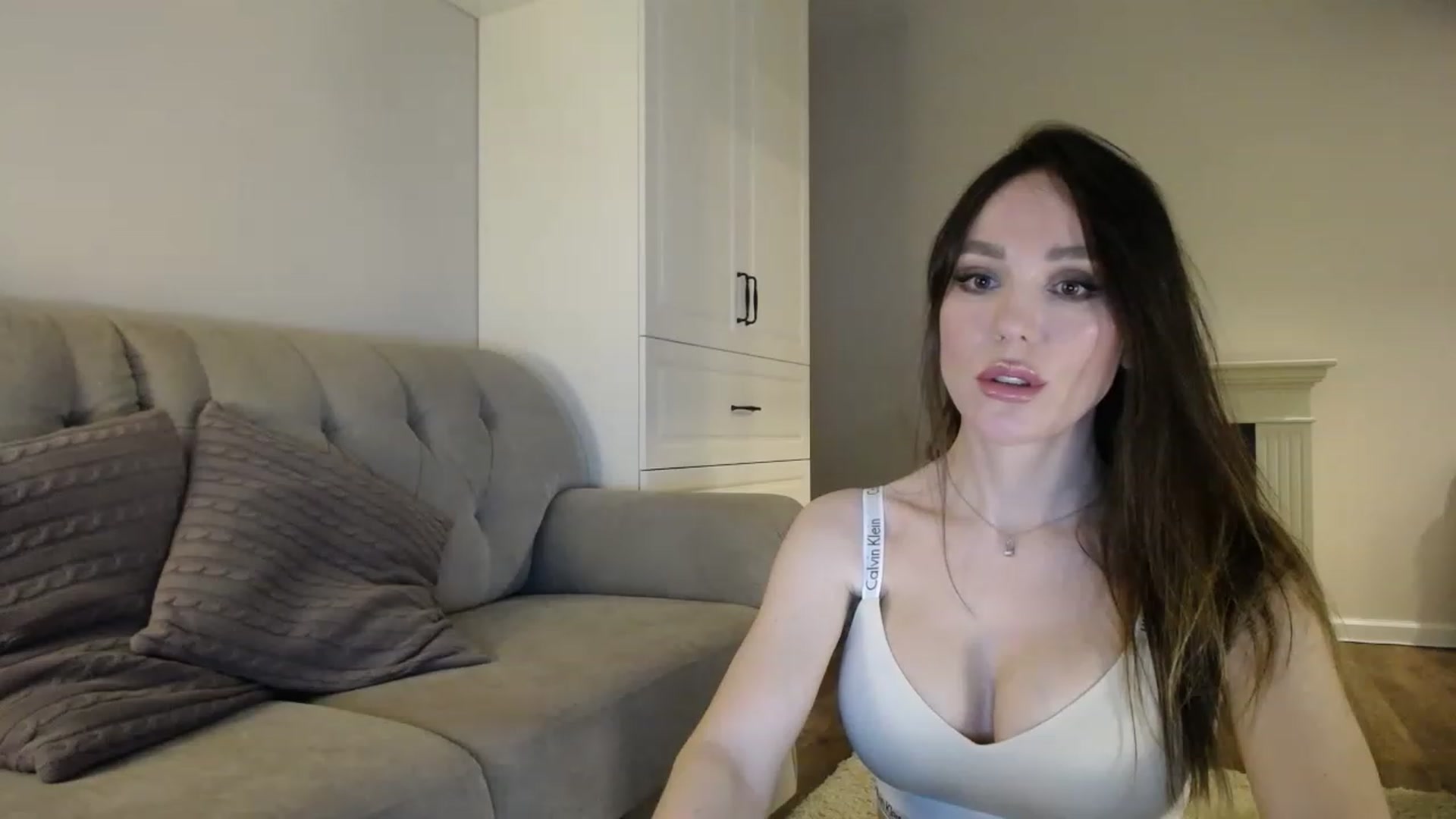 Gallery image thumbnail from Elysewine's myfreecams stream on, 02/19/2023, 05:13 image 17 of 20