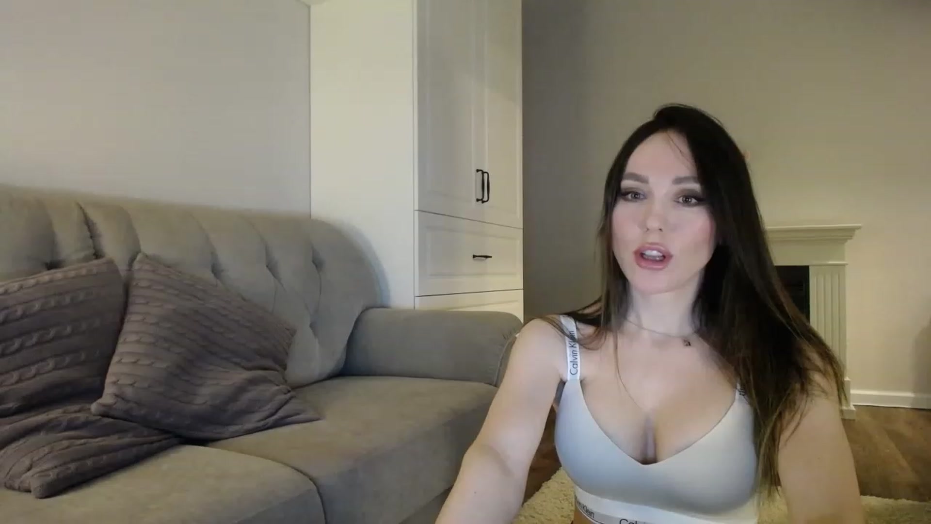Gallery image thumbnail from Elysewine's myfreecams stream on, 02/19/2023, 05:13 image 8 of 20