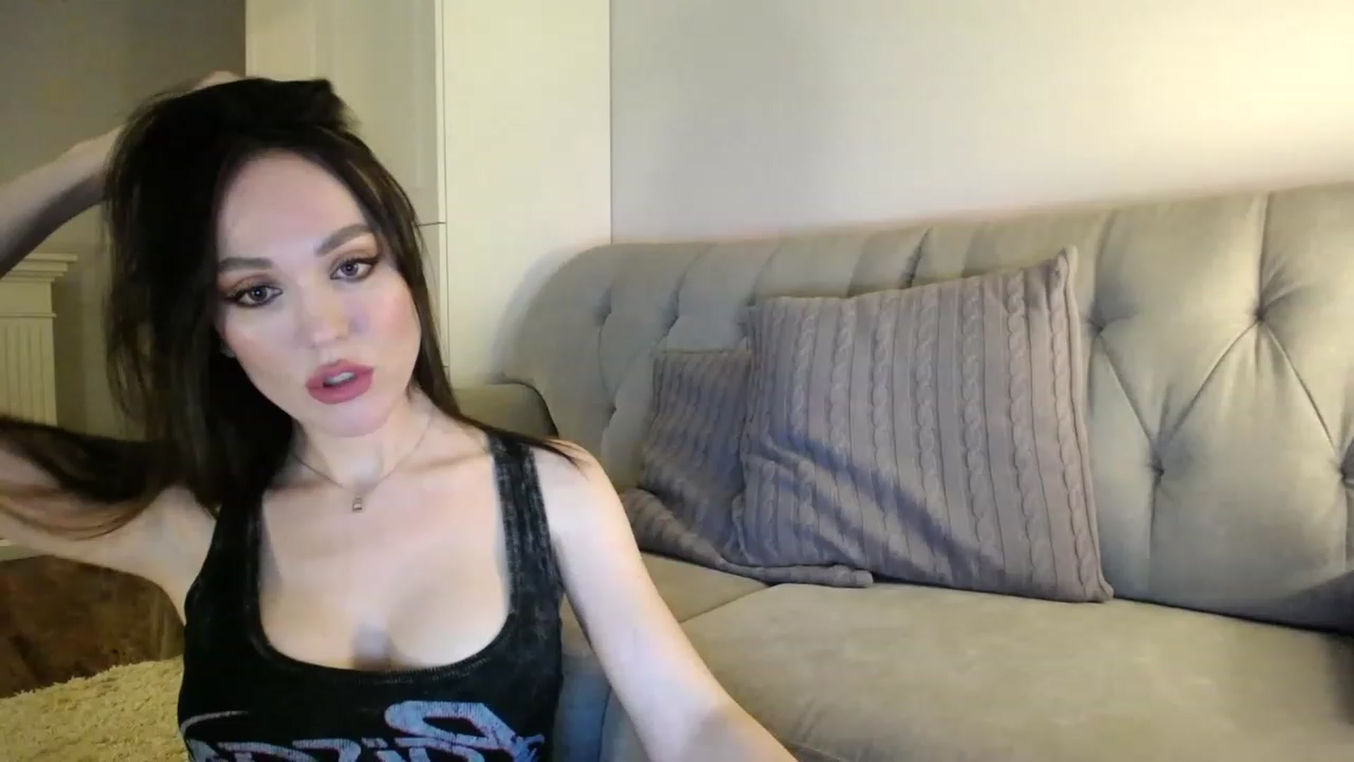 Gallery image thumbnail from Elysewine's myfreecams stream on, 02/26/2023, 05:45 image 10 of 20