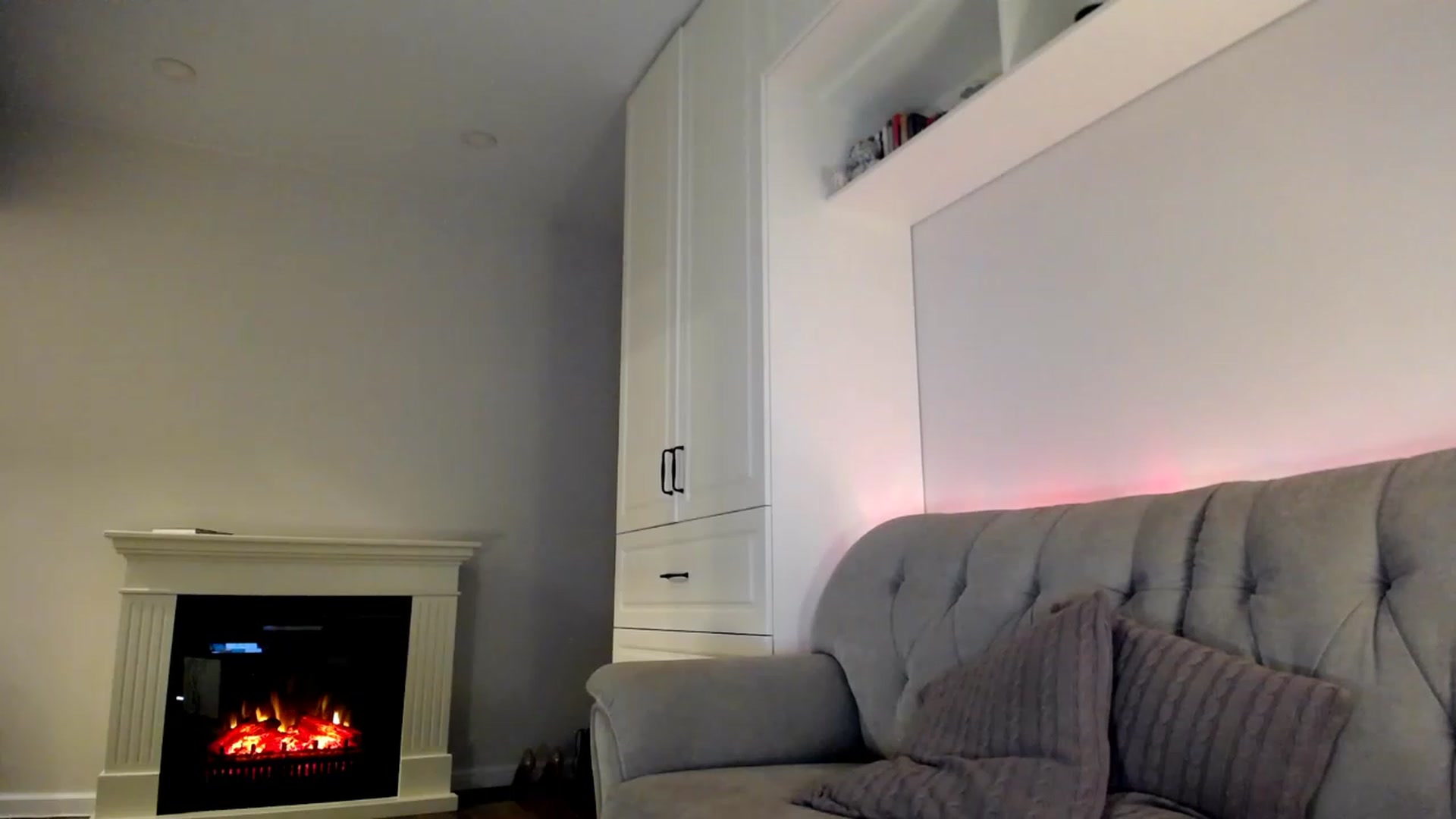 Gallery image thumbnail from Elysewine's myfreecams stream on, 03/12/2023, 04:23 image 7 of 20
