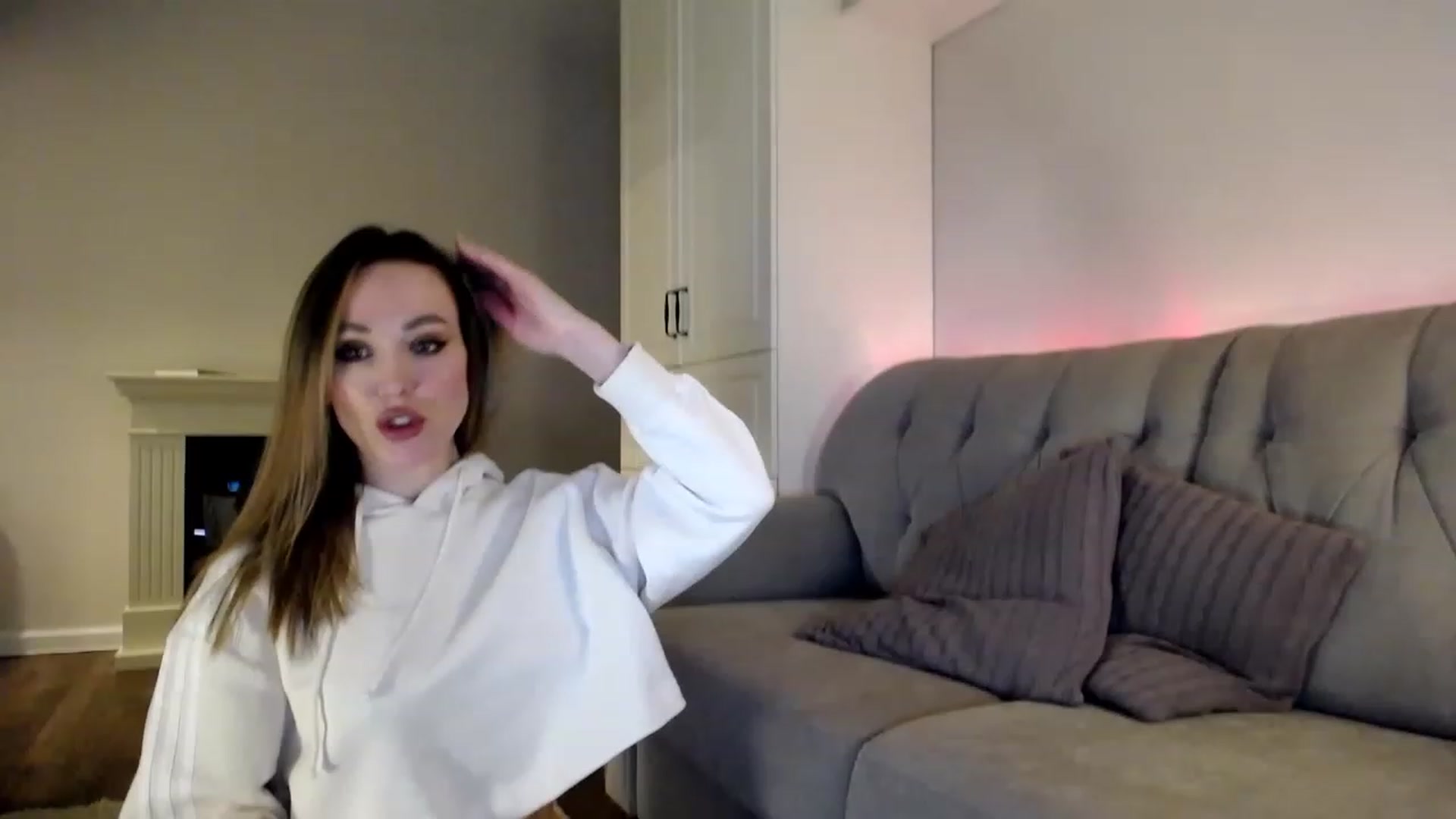 Gallery image thumbnail from Elysewine's myfreecams stream on, 03/12/2023, 04:23 image 3 of 20
