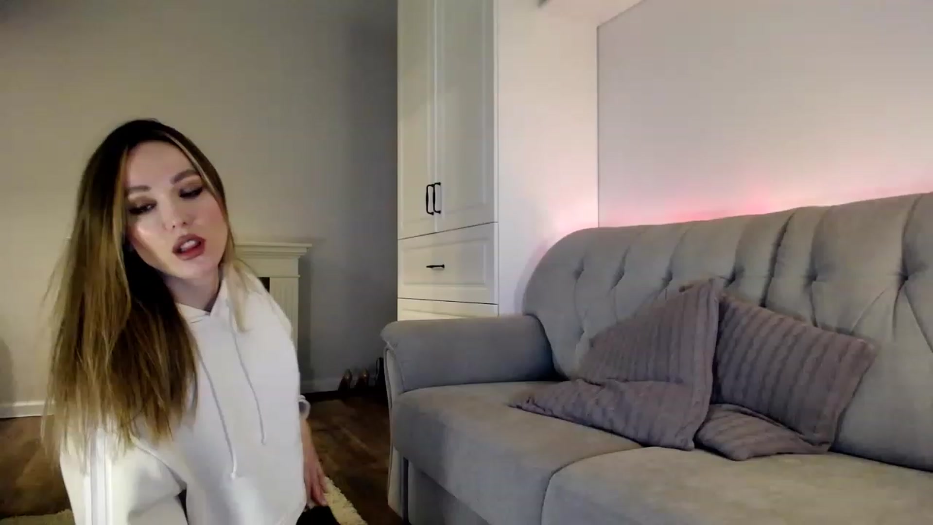 Gallery image thumbnail from Elysewine's myfreecams stream on, 03/12/2023, 04:23 image 5 of 20