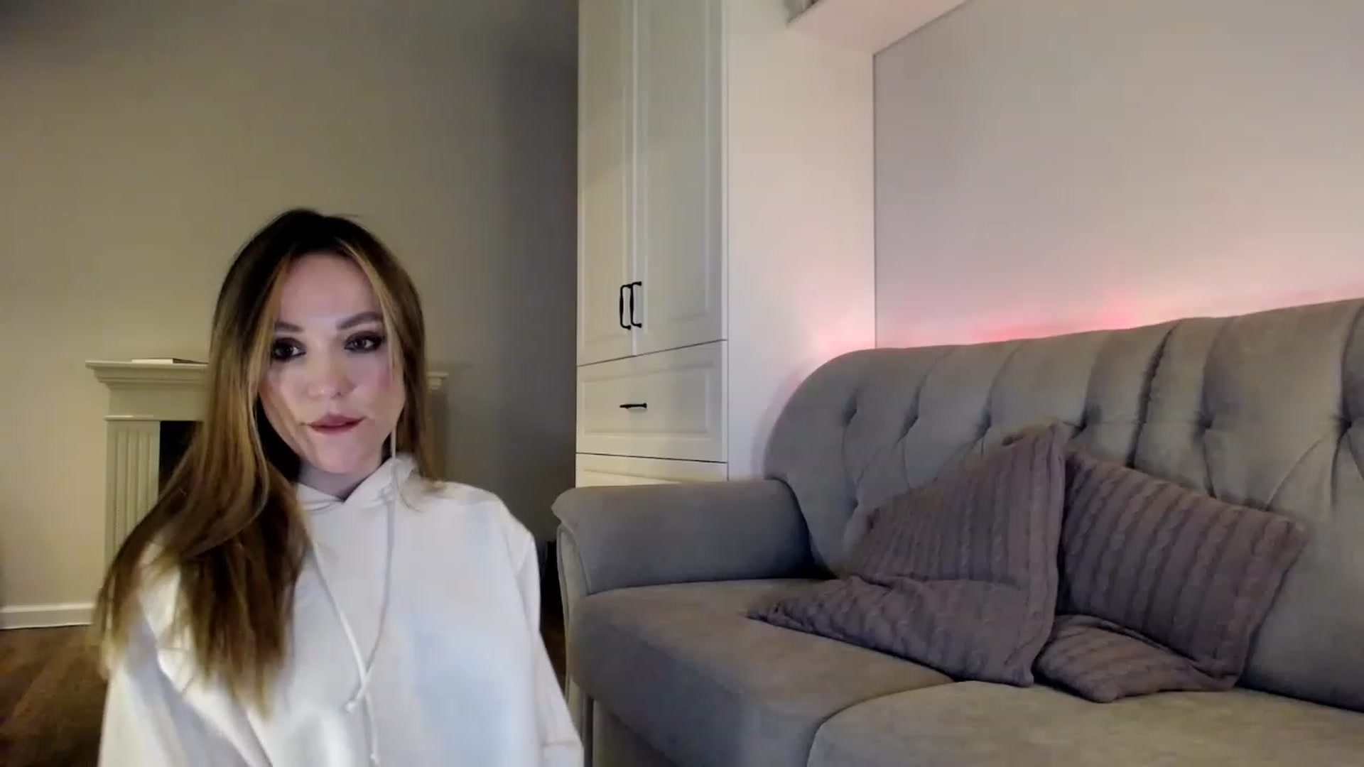 Gallery image thumbnail from Elysewine's myfreecams stream on, 03/12/2023, 04:23 image 19 of 20