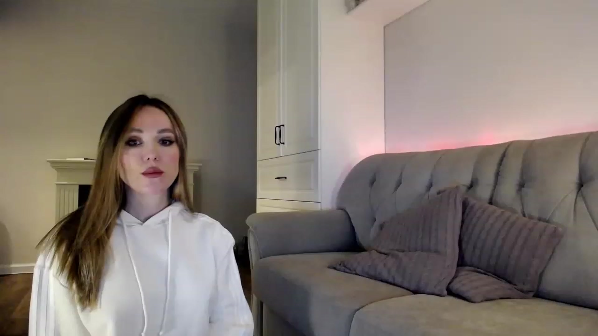Gallery image thumbnail from Elysewine's myfreecams stream on, 03/12/2023, 04:23 image 12 of 20
