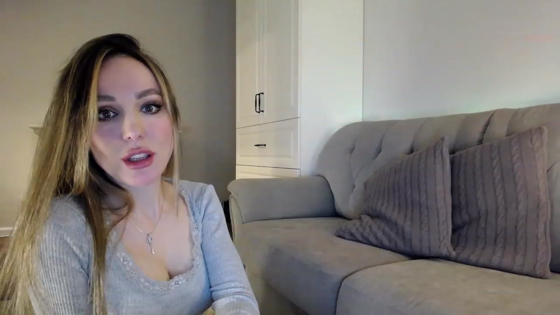Gallery image thumbnail from Elysewine's myfreecams stream on, 03/18/2023, 05:21 image 2 of 20