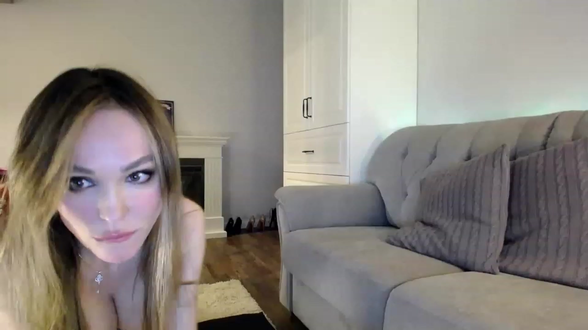 Gallery image thumbnail from Elysewine's myfreecams stream on, 03/18/2023, 05:21 image 13 of 20