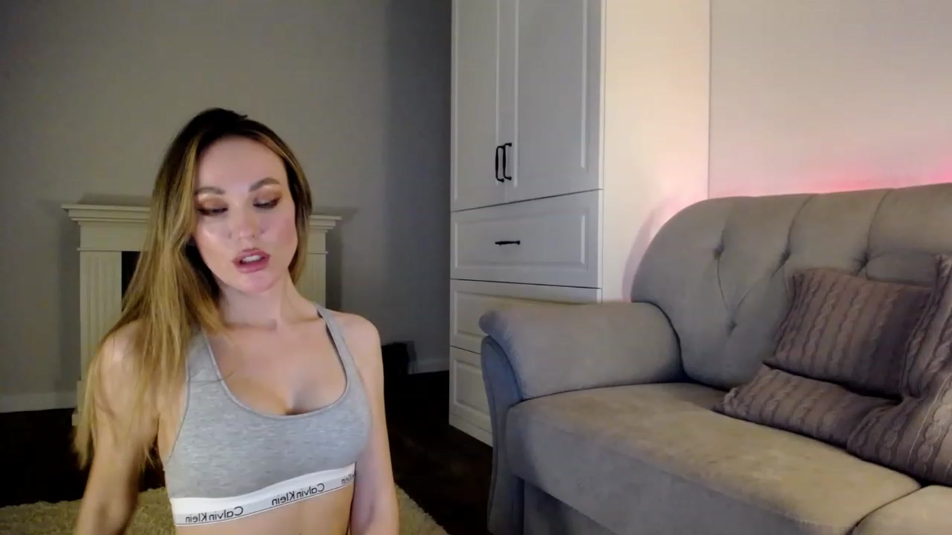 Gallery image thumbnail from Elysewine's myfreecams stream on, 04/08/2023, 08:55 image 15 of 20