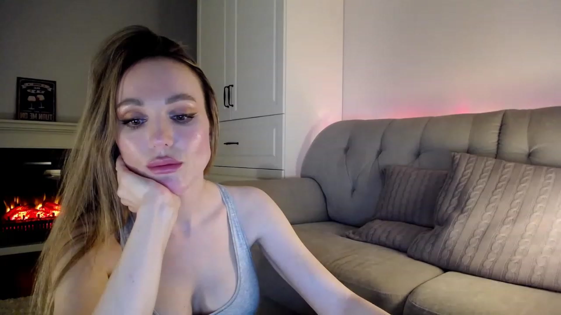 Gallery image thumbnail from Elysewine's myfreecams stream on, 04/08/2023, 08:55 image 20 of 20