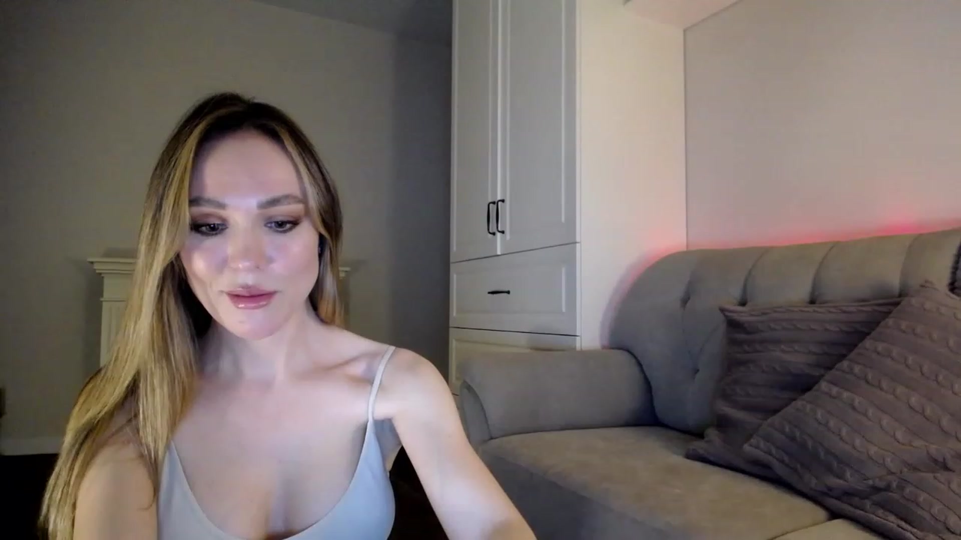 Gallery image thumbnail from Elysewine's myfreecams stream on, 04/09/2023, 05:55 image 17 of 20