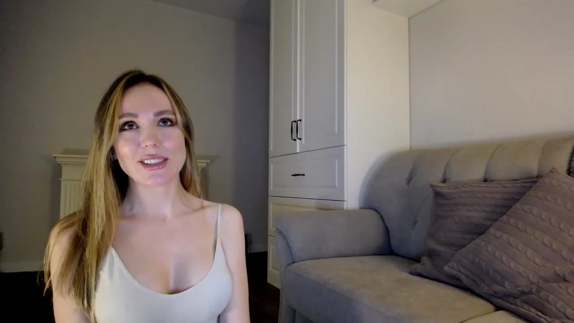 Gallery image thumbnail from Elysewine's myfreecams stream on, 04/09/2023, 05:55 image 18 of 20