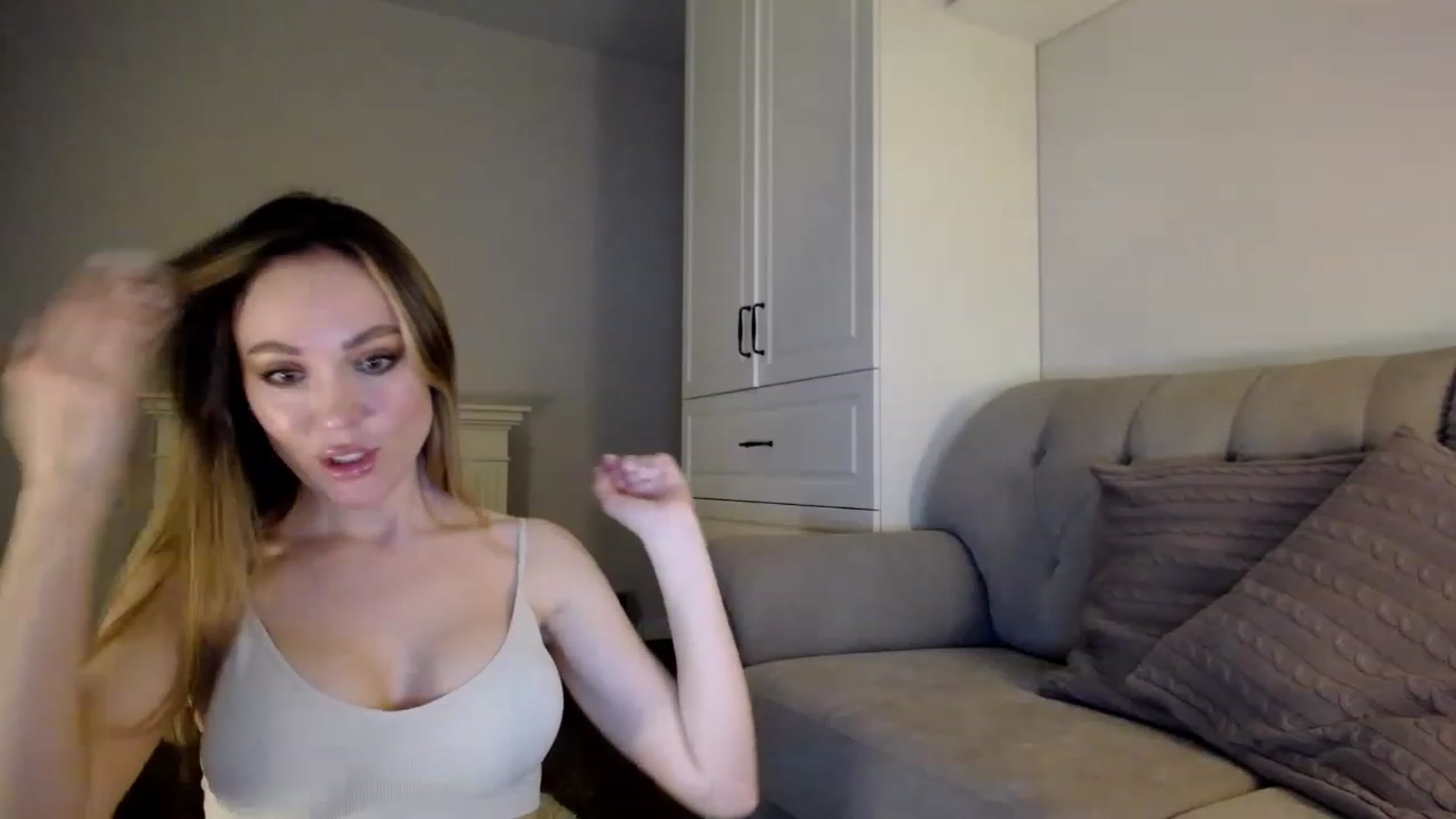 Gallery image thumbnail from Elysewine's myfreecams stream on, 04/09/2023, 05:55 image 20 of 20