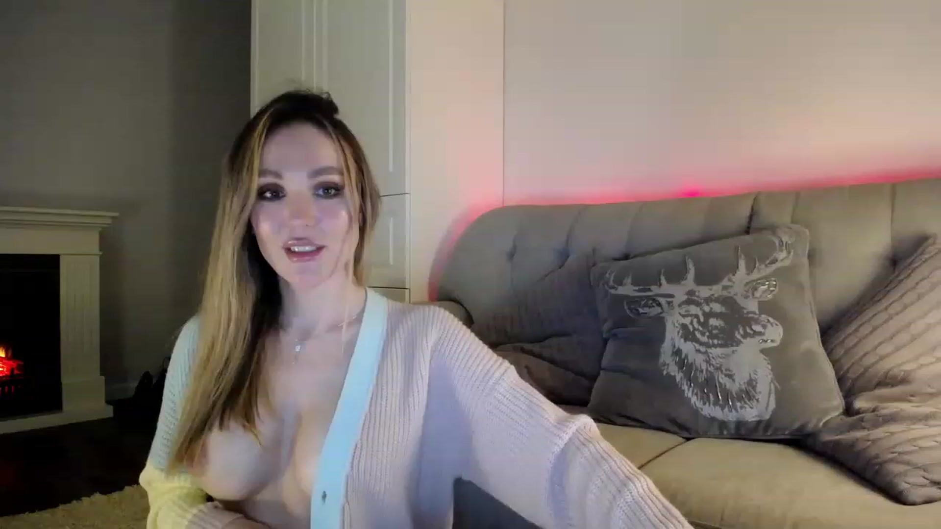Gallery image thumbnail from Elysewine's myfreecams stream on, 04/22/2023, 08:25 image 16 of 20