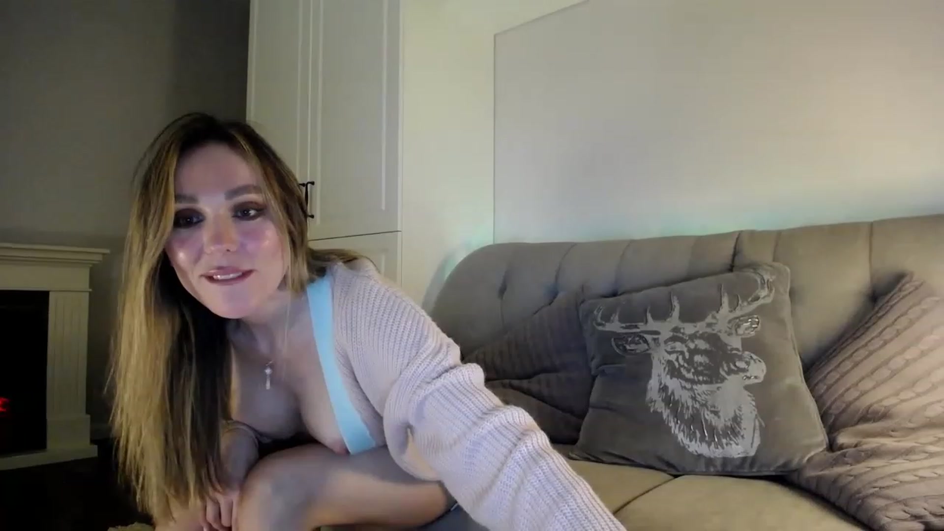 Gallery image thumbnail from Elysewine's myfreecams stream on, 04/22/2023, 09:06 image 7 of 20