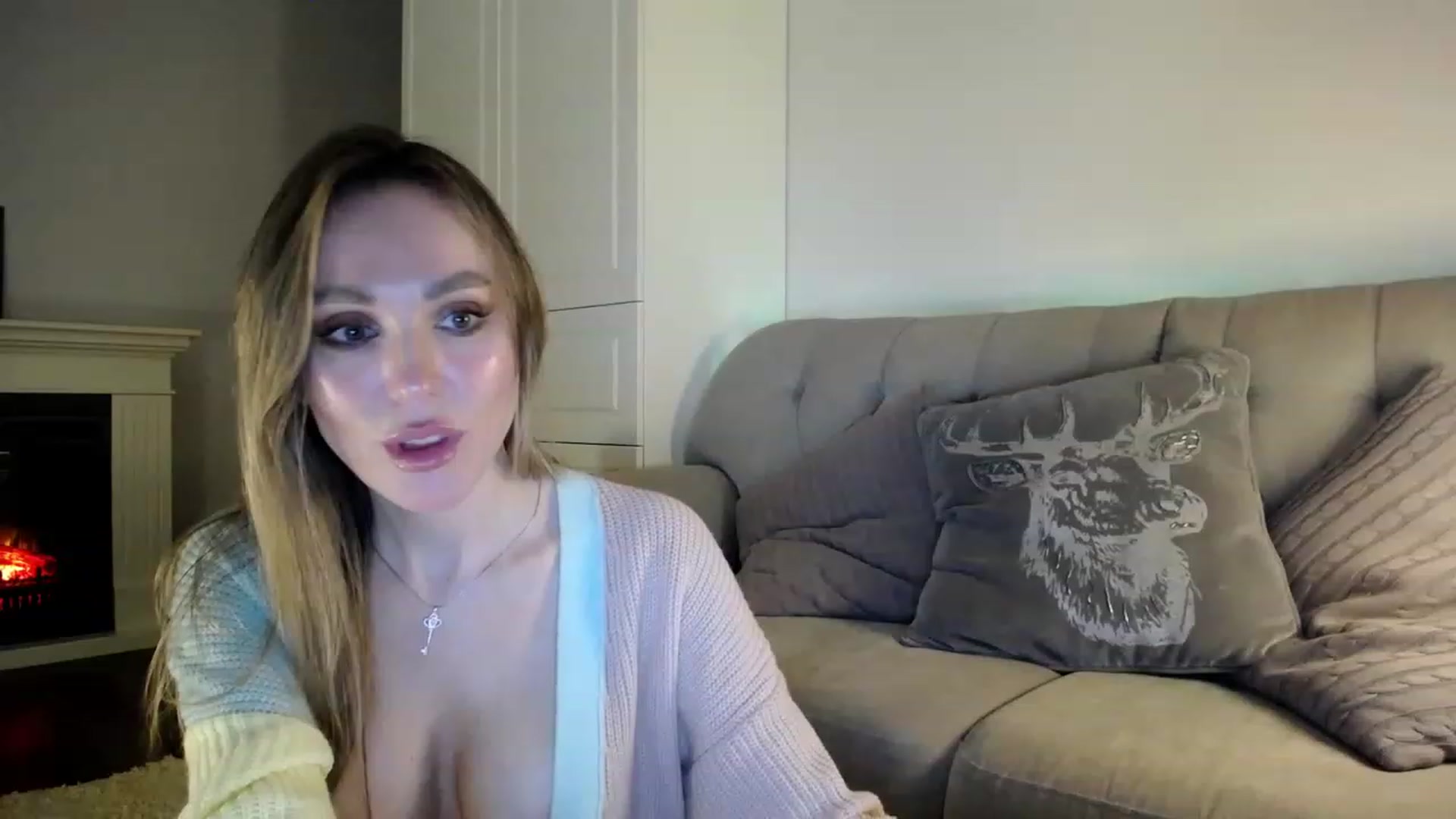 Gallery image thumbnail from Elysewine's myfreecams stream on, 04/22/2023, 09:06 image 3 of 20