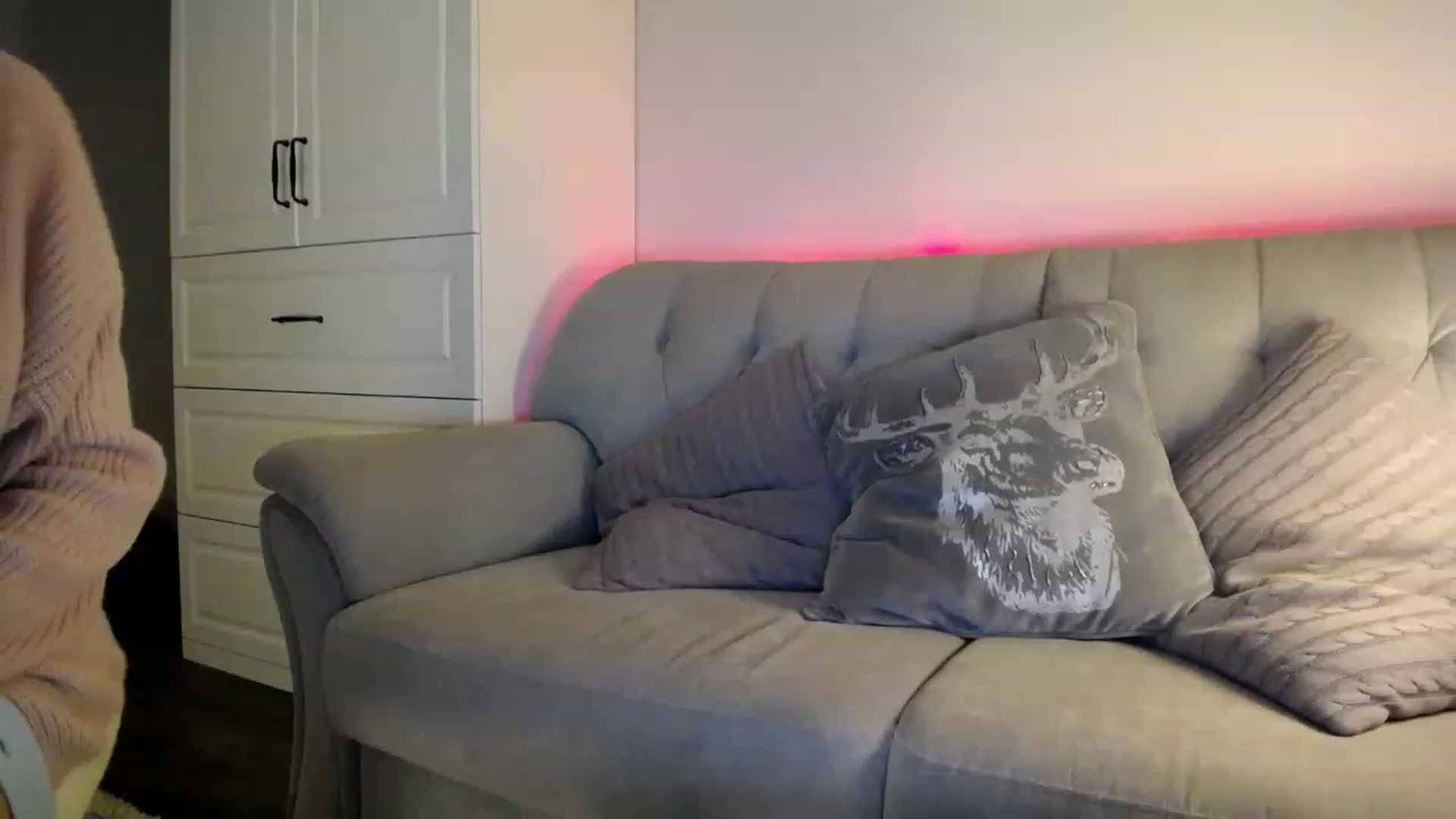 Gallery image thumbnail from Elysewine's myfreecams stream on, 04/22/2023, 10:10 image 6 of 20