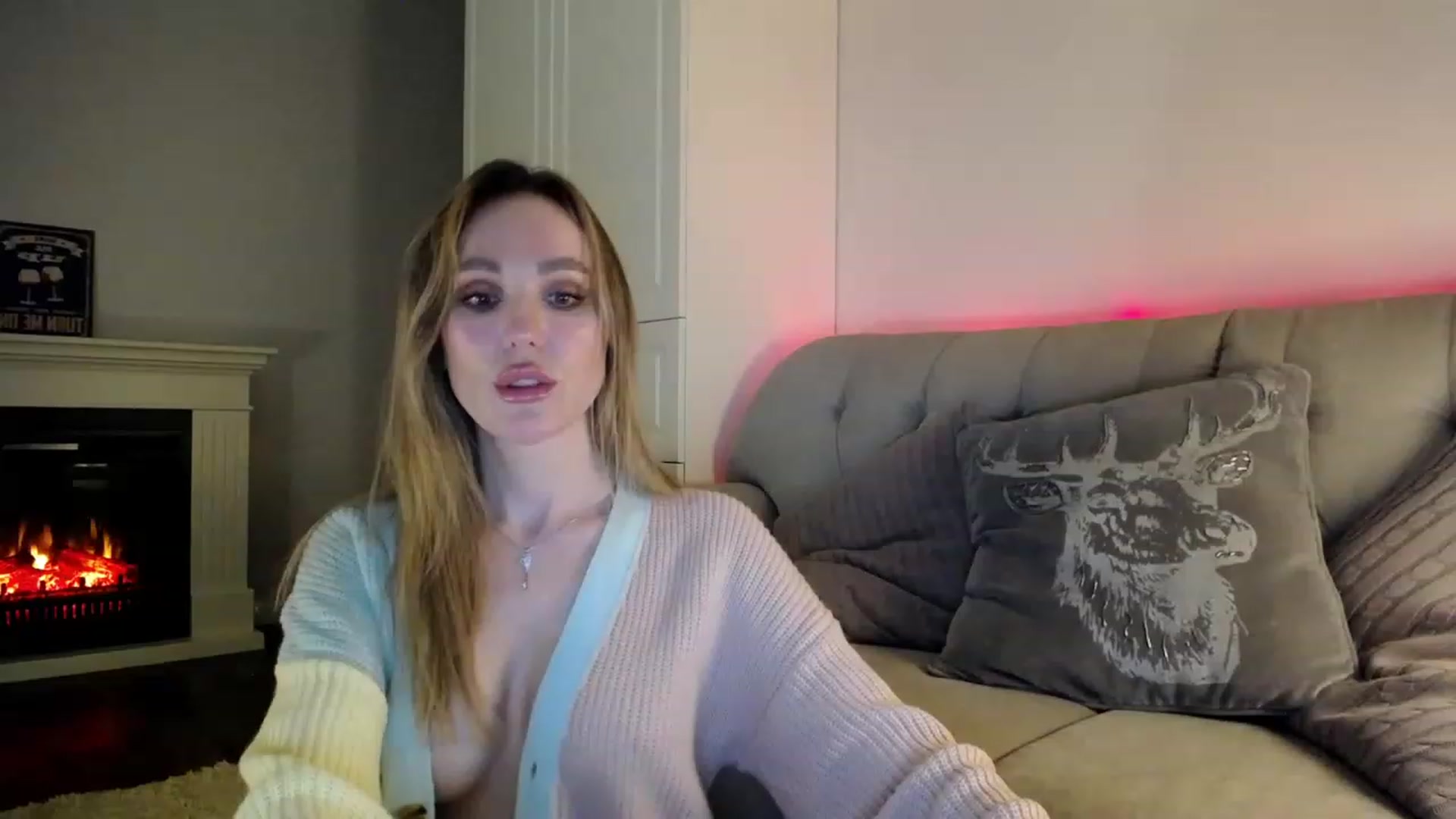 Gallery image thumbnail from Elysewine's myfreecams stream on, 04/22/2023, 10:10 image 2 of 20
