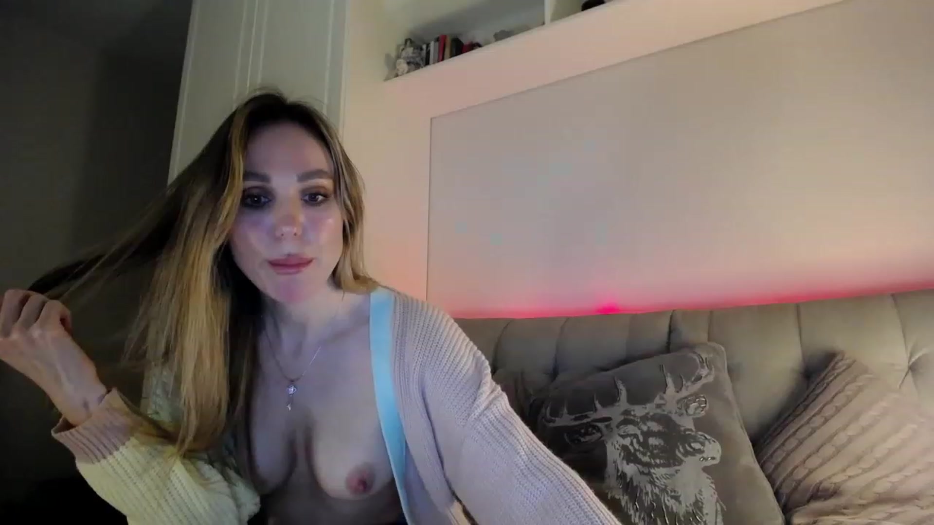 Gallery image thumbnail from Elysewine's myfreecams stream on, 04/22/2023, 10:10 image 12 of 20
