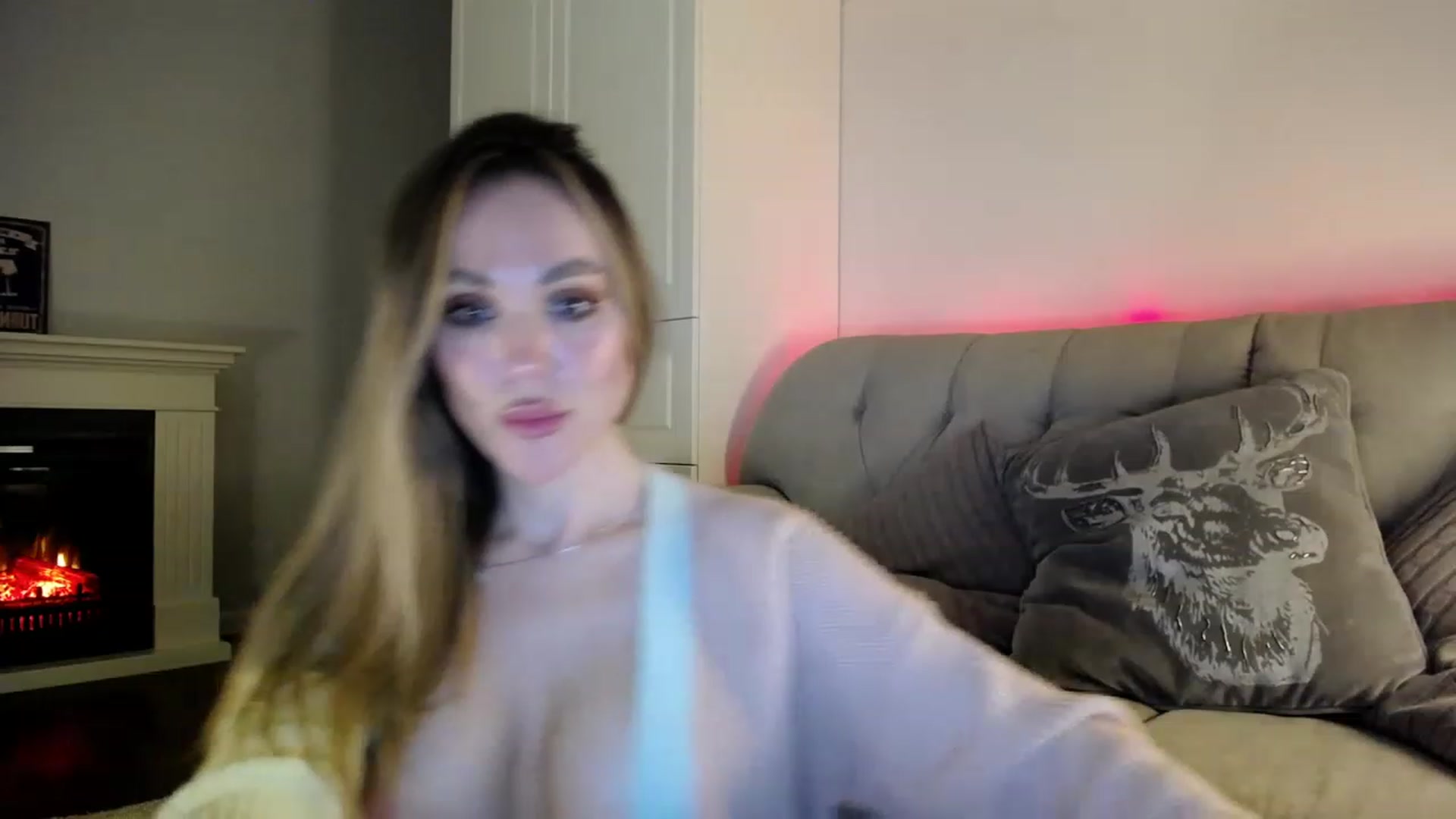 Gallery image thumbnail from Elysewine's myfreecams stream on, 04/22/2023, 10:10 image 20 of 20
