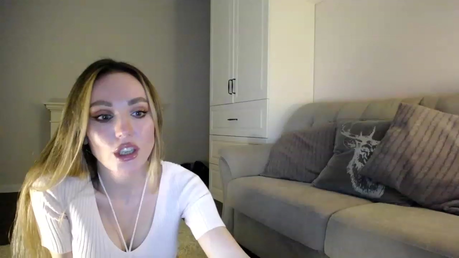 Gallery image thumbnail from Elysewine's myfreecams stream on, 04/29/2023, 05:45 image 20 of 20