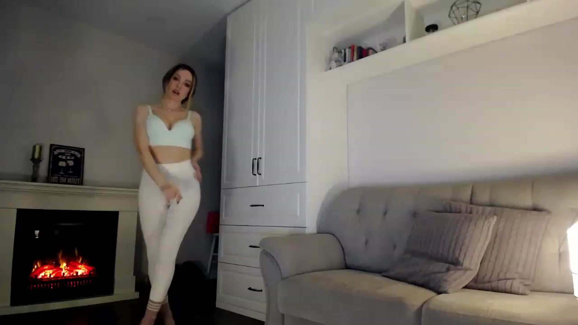 Gallery image thumbnail from Elysewine's myfreecams stream on, 04/30/2023, 05:20 image 3 of 20