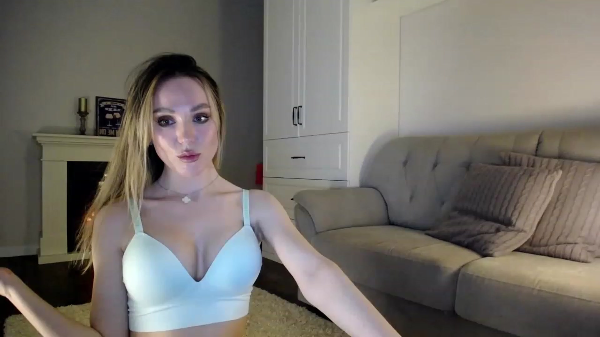 Gallery image thumbnail from Elysewine's myfreecams stream on, 04/30/2023, 05:20 image 15 of 20