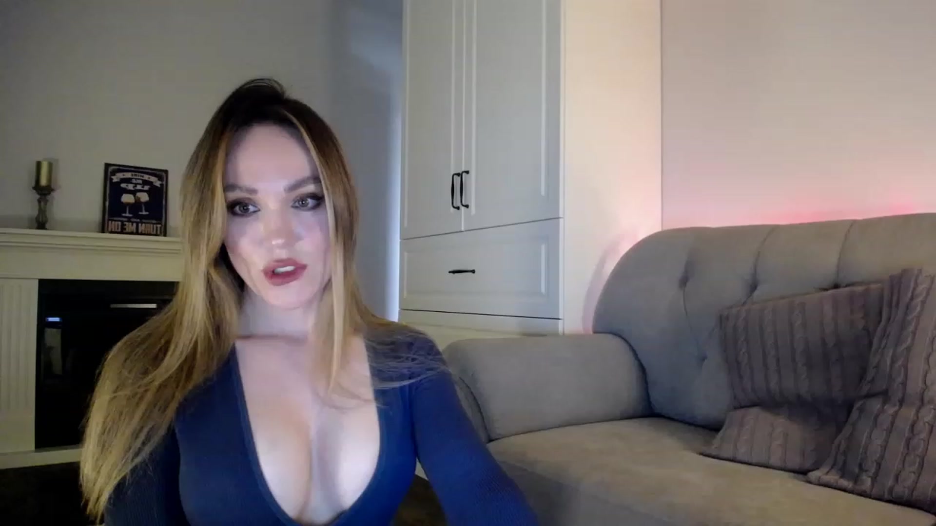 Gallery image thumbnail from Elysewine's myfreecams stream on, 05/20/2023, 06:11 image 1 of 20