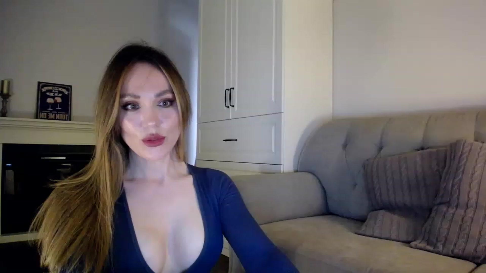 Gallery image thumbnail from Elysewine's myfreecams stream on, 05/20/2023, 06:11 image 16 of 20