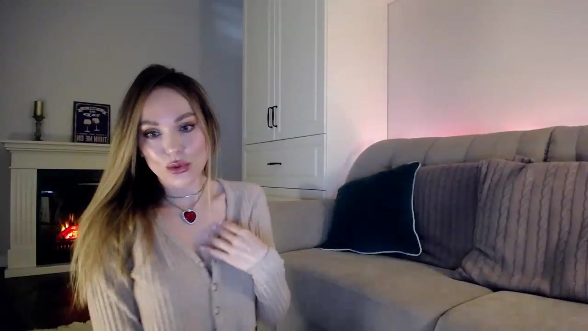 Gallery image thumbnail from Elysewine's myfreecams stream on, 06/03/2023, 06:25 image 1 of 20