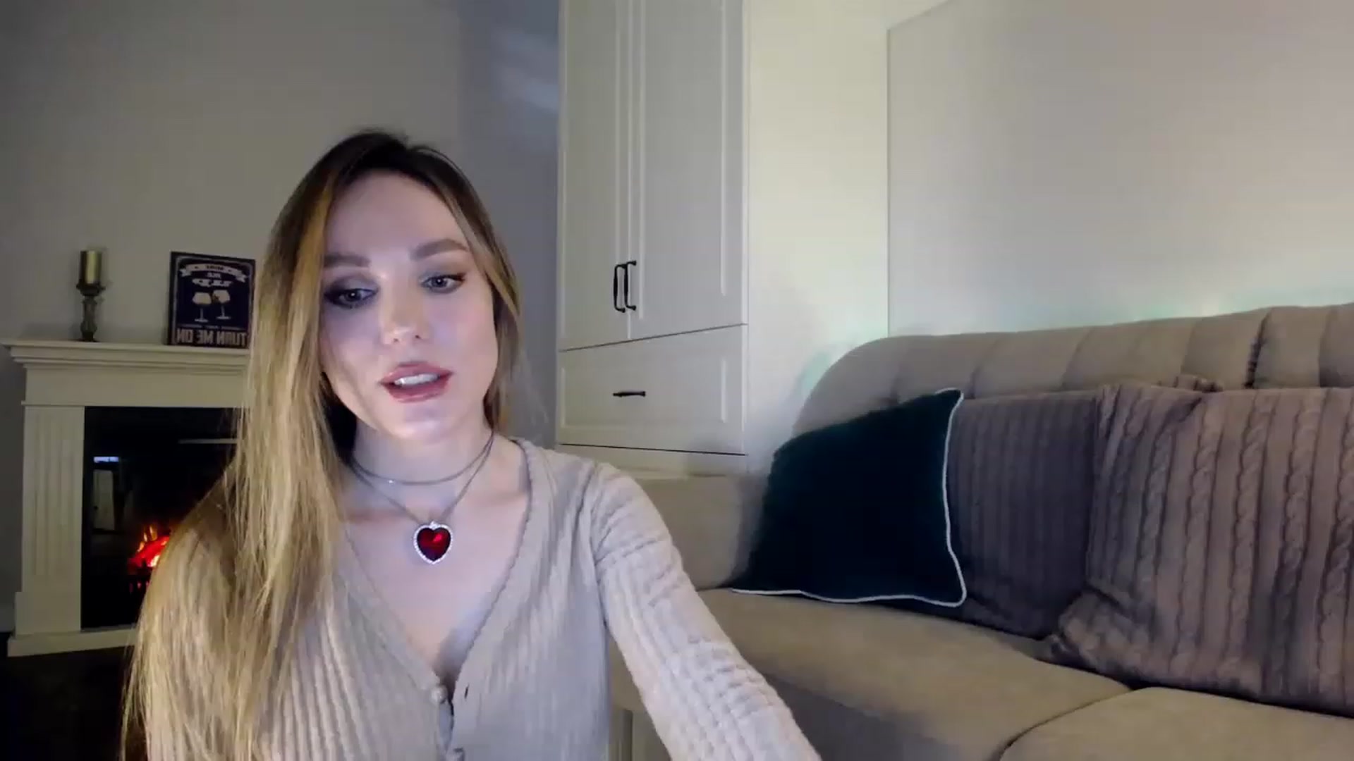 Gallery image thumbnail from Elysewine's myfreecams stream on, 06/03/2023, 06:25 image 3 of 20