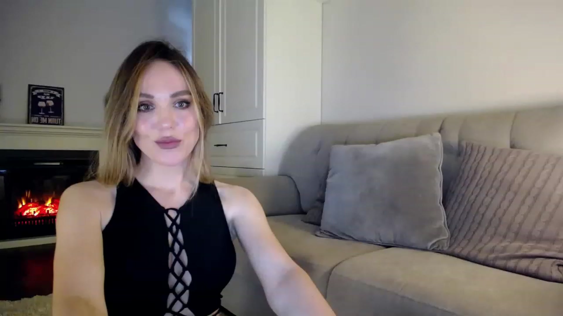 Gallery image thumbnail from Elysewine's myfreecams stream on, 06/10/2023, 05:58 image 8 of 20