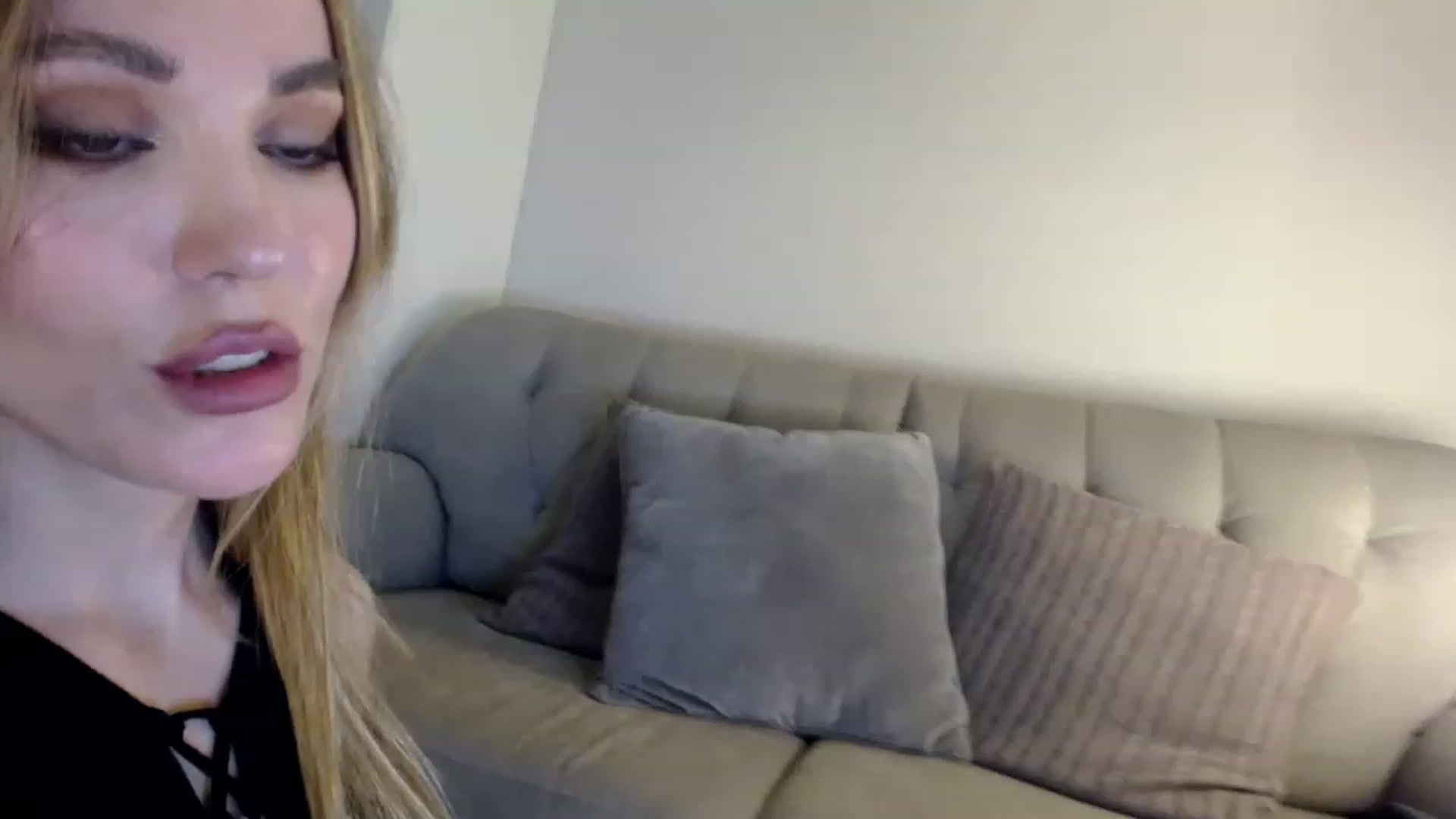 Gallery image thumbnail from Elysewine's myfreecams stream on, 06/10/2023, 05:58 image 10 of 20