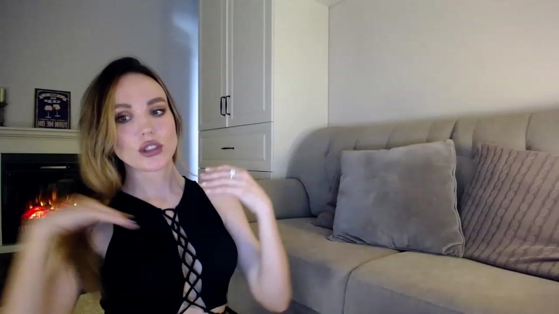 Gallery image thumbnail from Elysewine's myfreecams stream on, 06/10/2023, 05:58 image 12 of 20