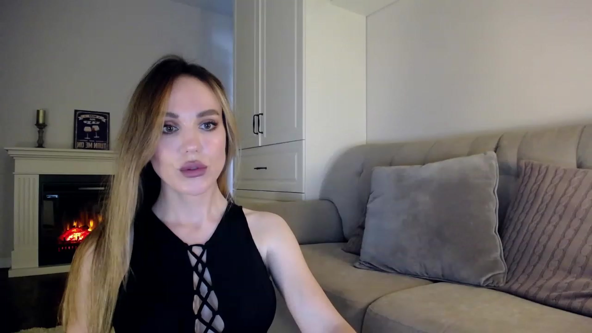Gallery image thumbnail from Elysewine's myfreecams stream on, 06/10/2023, 05:58 image 2 of 20