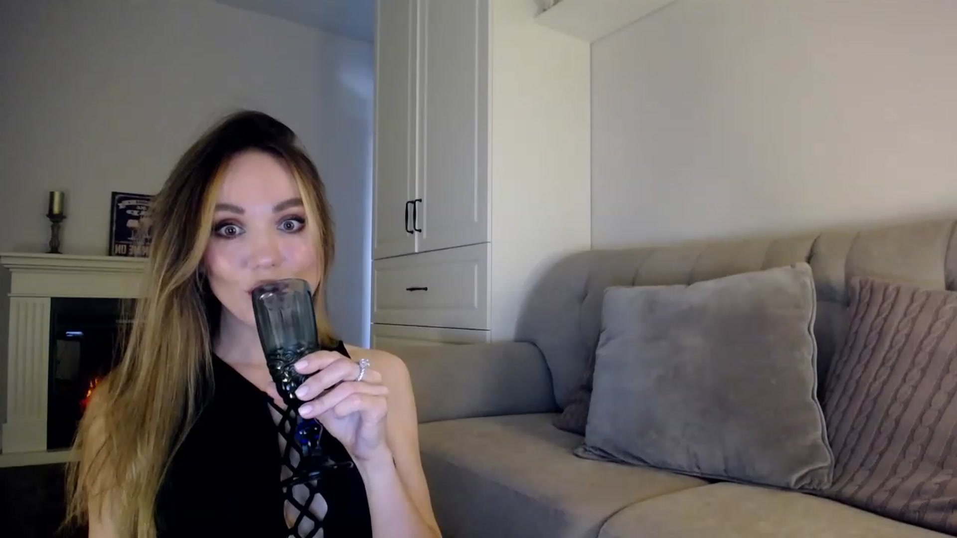 Gallery image thumbnail from Elysewine's myfreecams stream on, 06/10/2023, 05:58 image 6 of 20