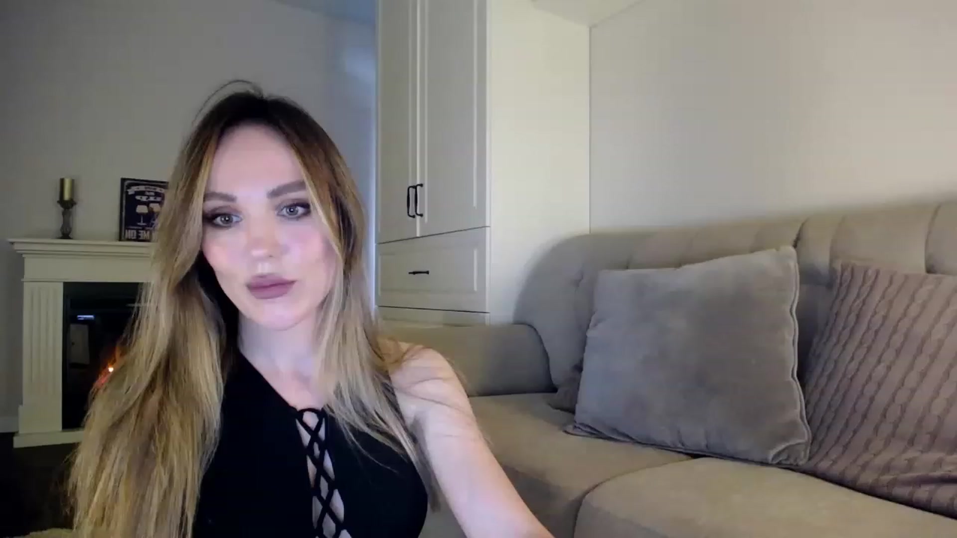 Gallery image thumbnail from Elysewine's myfreecams stream on, 06/10/2023, 05:58 image 1 of 20