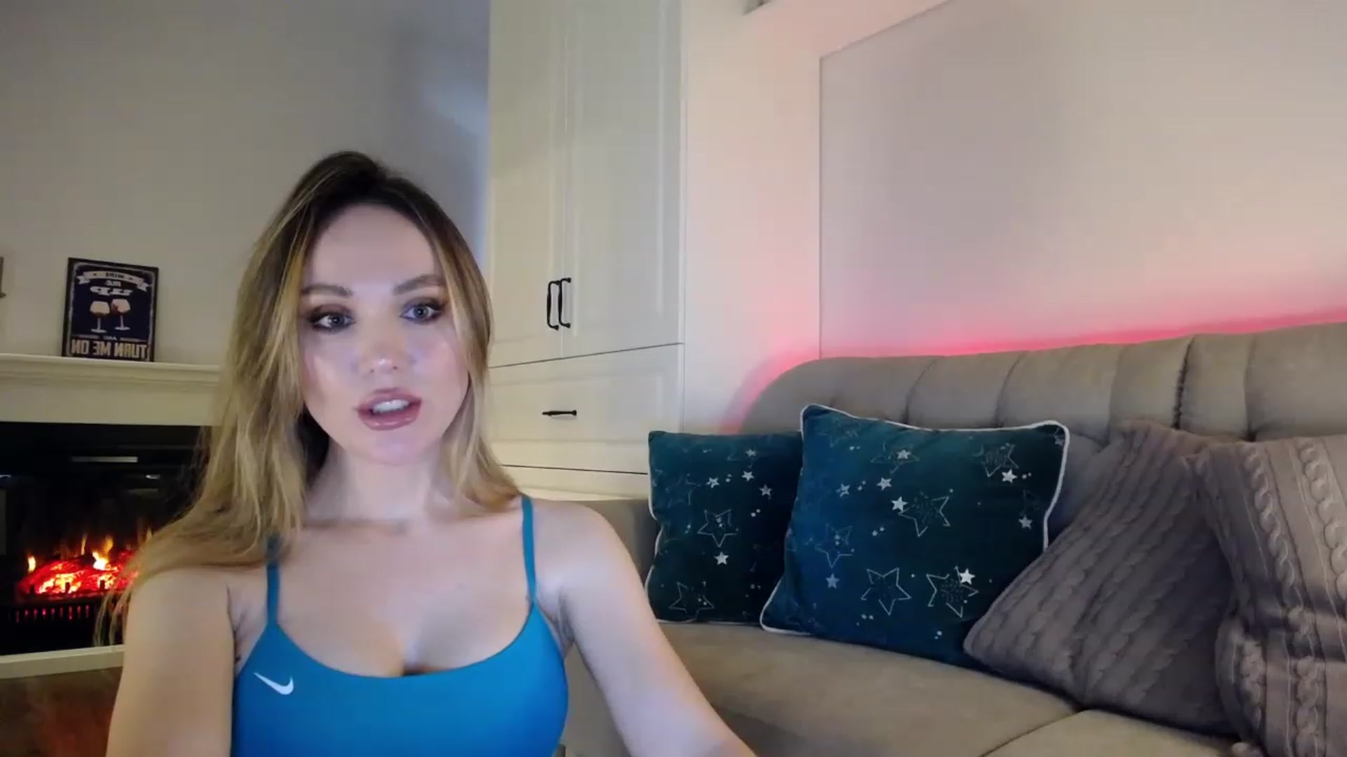 Gallery image thumbnail from Elysewine's myfreecams stream on, 06/17/2023, 05:59 image 3 of 20