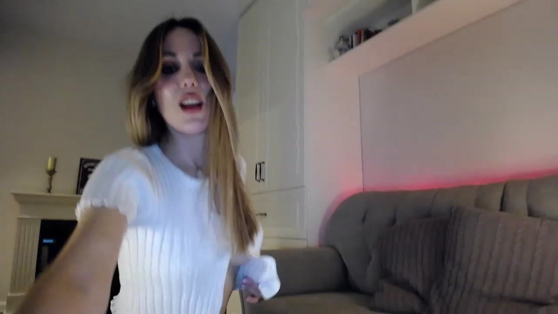 Gallery image thumbnail from Elysewine's myfreecams stream on, 06/18/2023, 06:02 image 18 of 20